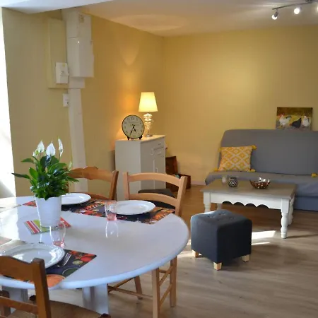 Holiday home Maison De Charme En Pleine Nature Avec Jardin, Terrasse Et Equipements Familiaux - Fr-1-653-74 Montmoreau