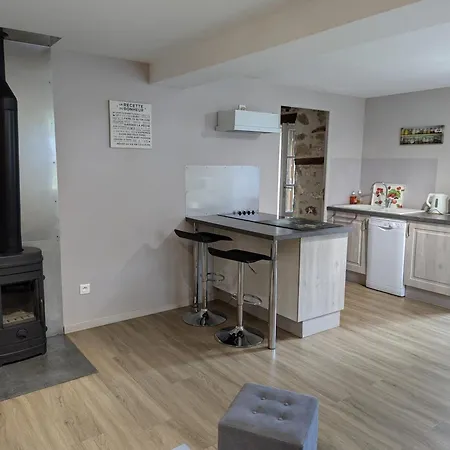 Maison De Charme En Pleine Nature Avec Jardin, Terrasse Et Equipements Familiaux - Fr-1-653-74 Montmoreau