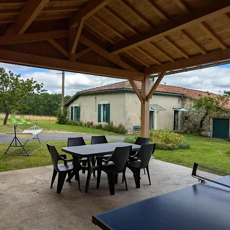 Maison De Charme En Pleine Nature Avec Jardin, Terrasse Et Equipements Familiaux - Fr-1-653-74