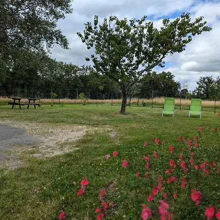 Maison De Charme En Pleine Nature Avec Jardin, Terrasse Et Equipements Familiaux - Fr-1-653-74 Holiday home